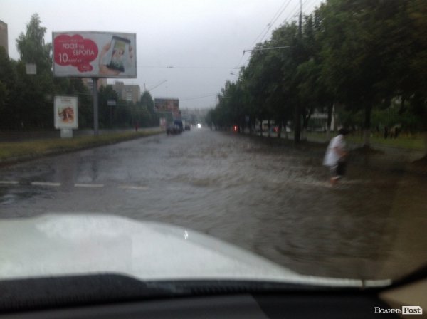 Луцьк заливає. ФОТО. ВІДЕО