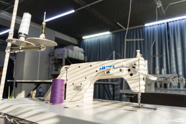 Чому брудну куртку, пальто чи пуховик варто віддати до екопральні і як це зробити у Луцьку*