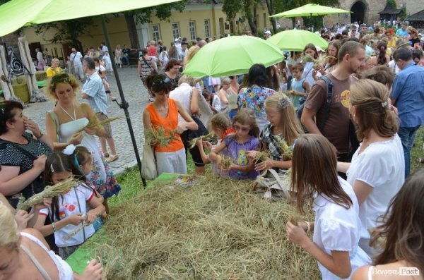 У Луцькому замку - фестиваль для вагітних і сімейних. ФОТО