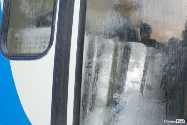 До Ківерець привезли автобус з ВВшниками, яких заховали на території лісництва