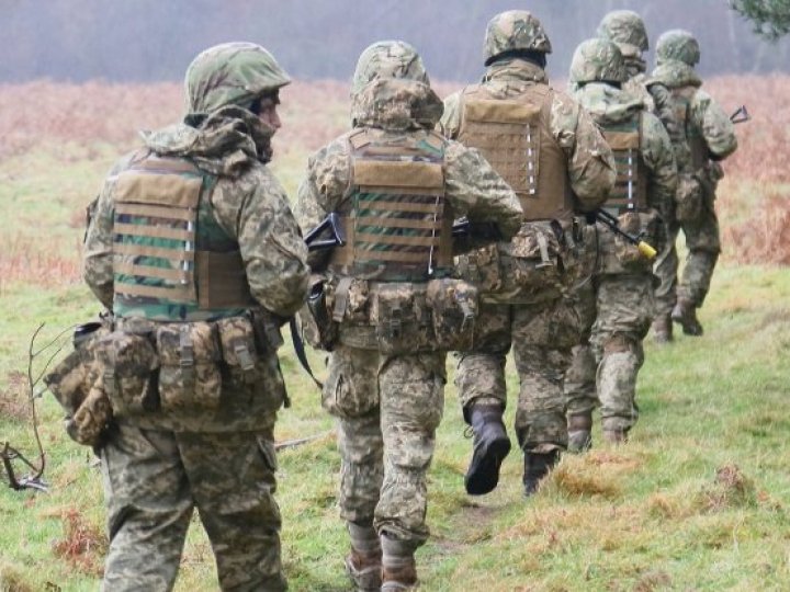 Військовим дозволять звільнятися зі служби, але масової демобілізації не буде, - нардеп