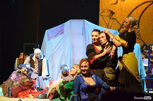 У Луцьку показали «диявольське» кохання. ФОТО