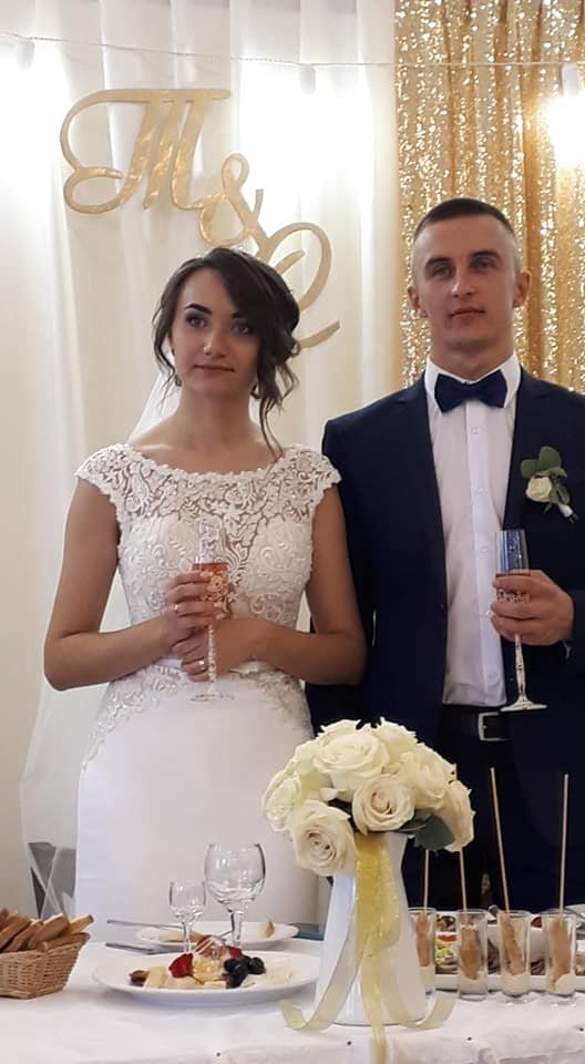 Луцькі муніципали зворушливо привітали колегу з весіллям