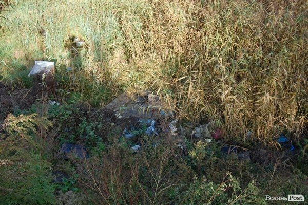 Як у Луцьку зачистили стихійне сміттєзвалище, уникнувши криміналу. ФОТО