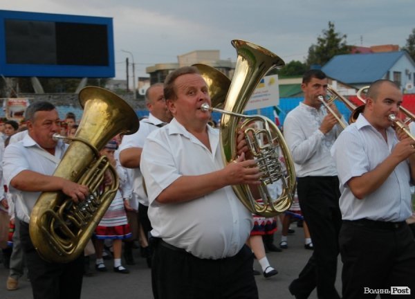«Поліське літо з фольклором» завершили парадом, концертом і феєрверком. ФОТО