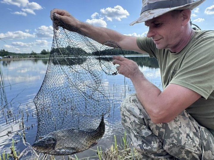 Найбільший улов - 1710 грамів: на Волині влаштували риболовний турнір серед захисників
