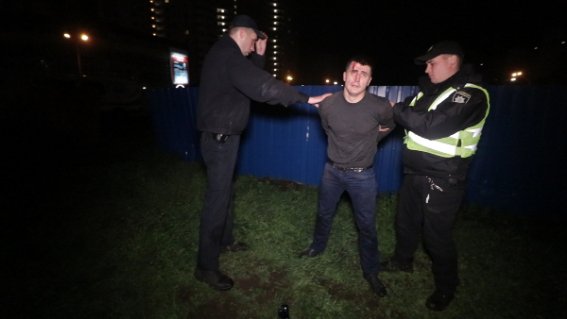 У Києві п'янючий водій розніс вщент сім автомобілів. ФОТО