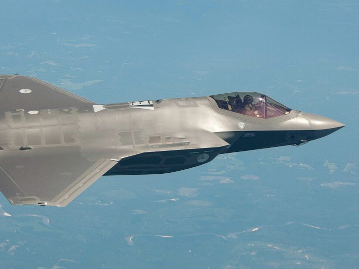 Трампа закликають розгорнути американські винищувачі в Румунії для захисту України, – The Times