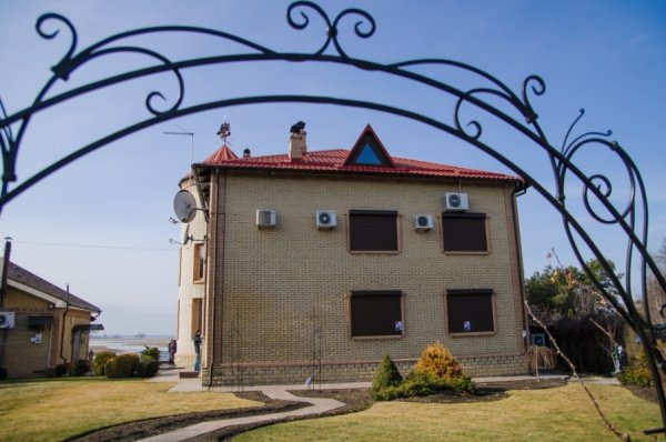 Екскурсія маєтком регіонала Олійника. ФОТО