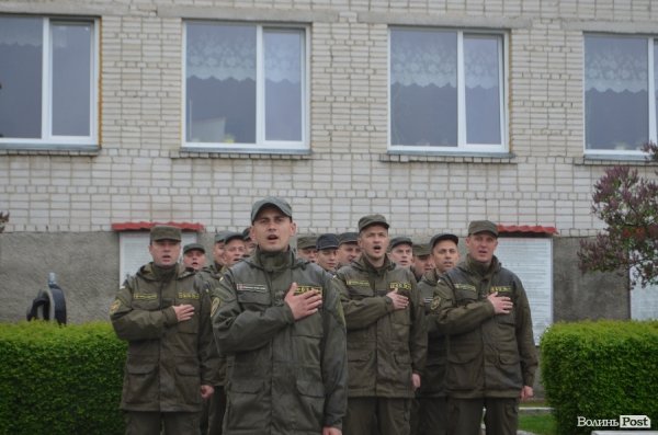 У Луцьку складали військову присягу під дощем