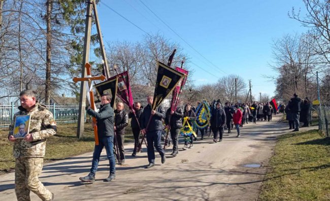 У Луцькому районі попрощалися із Героєм Олегом Пастуховим. ФОТО