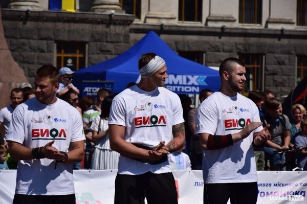 22 богатирі вражали лучан надзвичайною силою та міццю. ФОТО