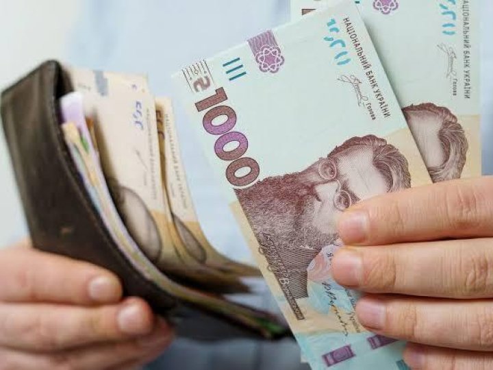 Пенсіонерам дали час до 31 грудня: хто ризикує залишитися без виплат