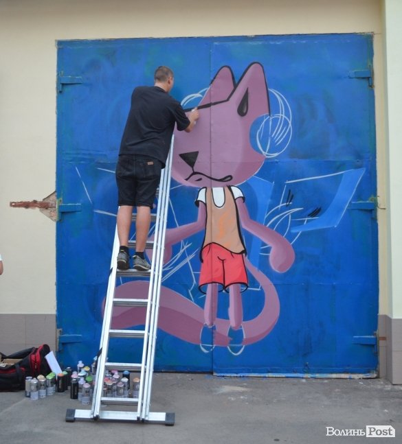 У центрі Луцька влаштували хіп-хоп вечірку. ФОТО  