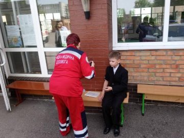 На Рівненщині через спалах кишкової інфекції серед учнів закрили школу 