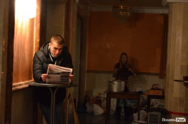 Як ночує луцький Євромайдан. ФОТО