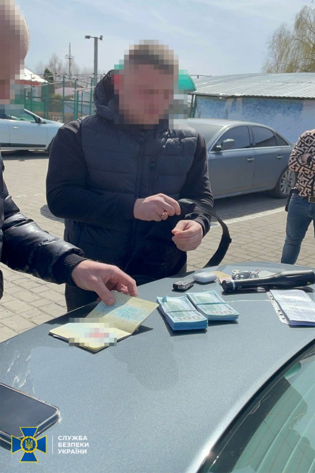 На Волині посадовець сільради організував контрабанду бронежилетів і касок на 18 тисяч доларів