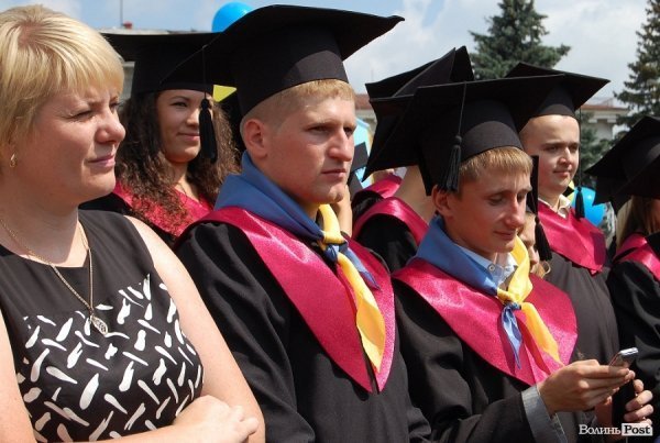 Як вручали дипломи магістрам Східноєвропейського університету. ФОТО