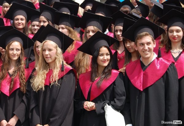 Як вручали дипломи магістрам Східноєвропейського університету. ФОТО