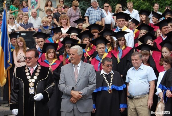 Як вручали дипломи магістрам Східноєвропейського університету. ФОТО