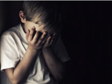 На Волині у навчальному закладі щодо 6-річного хлопчика вчинили сексуальне насильство