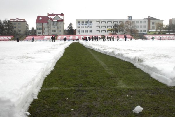 Луцький стадіон готують до приїзду «Динамо» з Києва. ФОТО