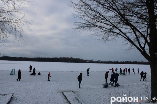 Показали зимовий вечір на Шацькому поозер'ї. ФОТО