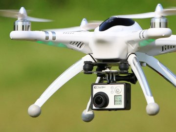 На Волині злодій посеред білого дня поцупив з магазину дрон