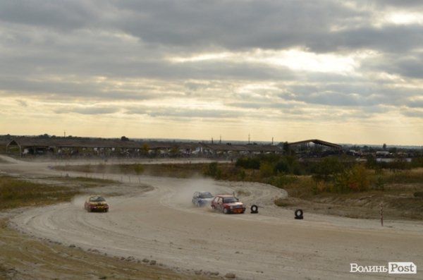 Під Луцьком змагалися автогонщики. ФОТО