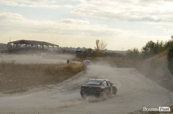 Під Луцьком змагалися автогонщики. ФОТО