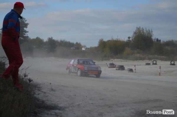 Під Луцьком змагалися автогонщики. ФОТО