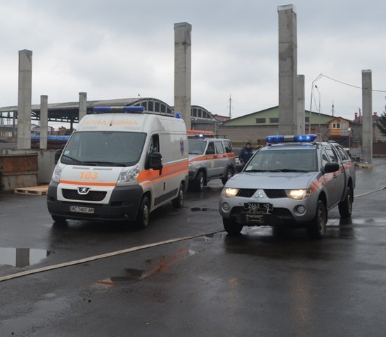 На луцькому підприємстві «гасили» пожежу та «рятували» людей. ФОТО
