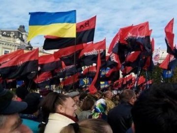 У Києві під час Маршу героїв пролунав вибух