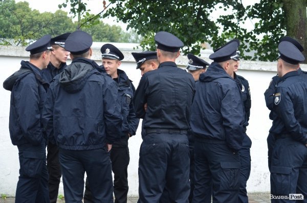 У Луцьку поліцейські отримали нові погони і звання. ФОТО