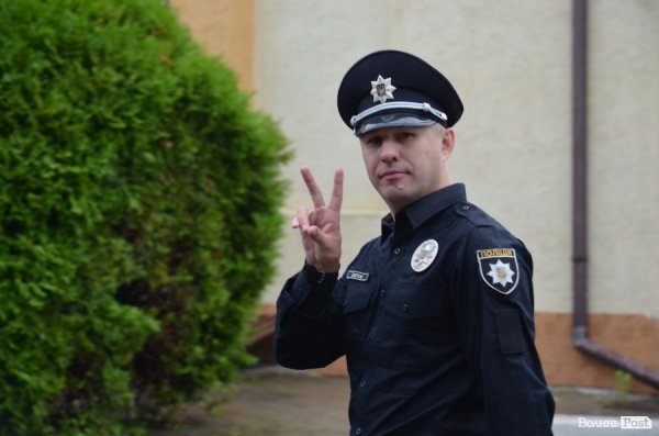 У Луцьку поліцейські отримали нові погони і звання. ФОТО