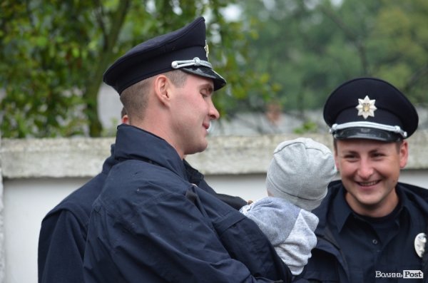 У Луцьку поліцейські отримали нові погони і звання. ФОТО