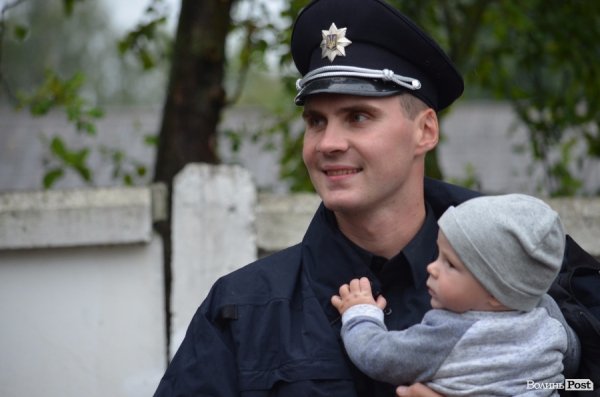 У Луцьку поліцейські отримали нові погони і звання. ФОТО