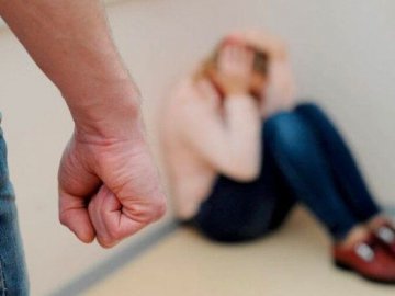 На Волині домашній тиран, який знущався з вагітної дружини, отримав 170 гривень штрафу