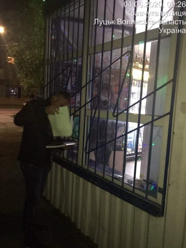 У Луцьку посеред ночі торгували алкоголем