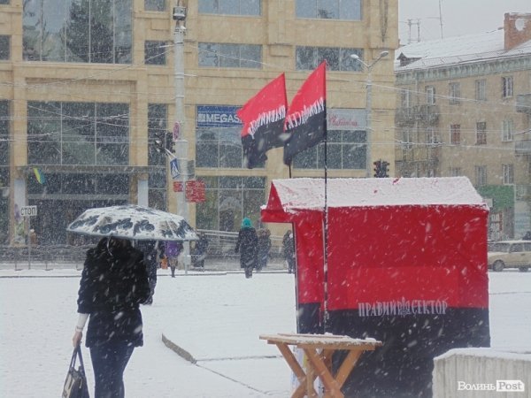 Луцьк засипає снігом. ФОТО