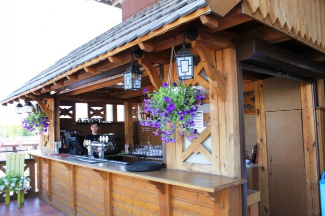 Луцька «Брама» відкрила літню терасу*