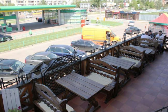 Луцька «Брама» відкрила літню терасу*