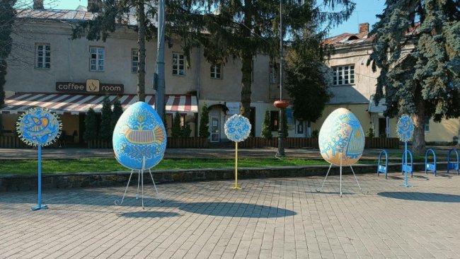 Центр Луцька прикрасили до Великодня. ФОТО
