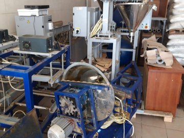 На Волині у підпільних цехах в антисанітарних умовах виготовляли продукти харчування. ФОТО