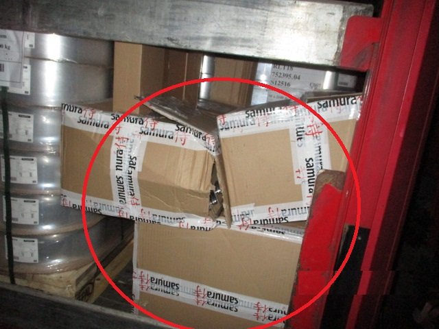 На волинській митниці затримали вантажівку із контрабандними ножами