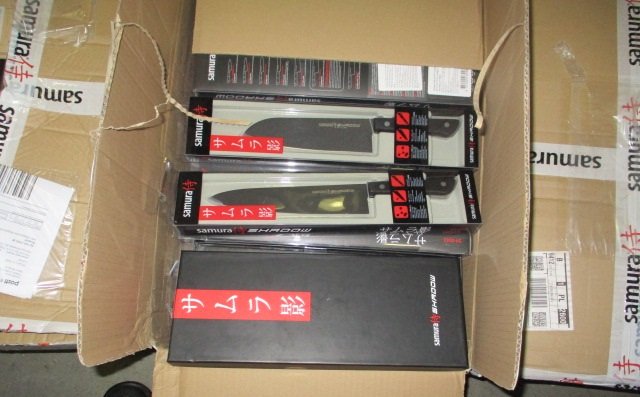 На волинській митниці затримали вантажівку із контрабандними ножами