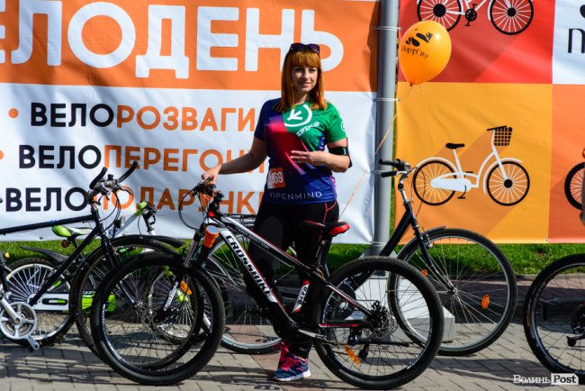 З дітками, собакою та у вишиванках: як лучани провели «Велодень-2019». ФОТО