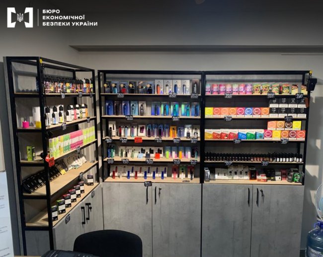Директор компанії постане перед судом на Волині за контрафактні електронні сигарети
