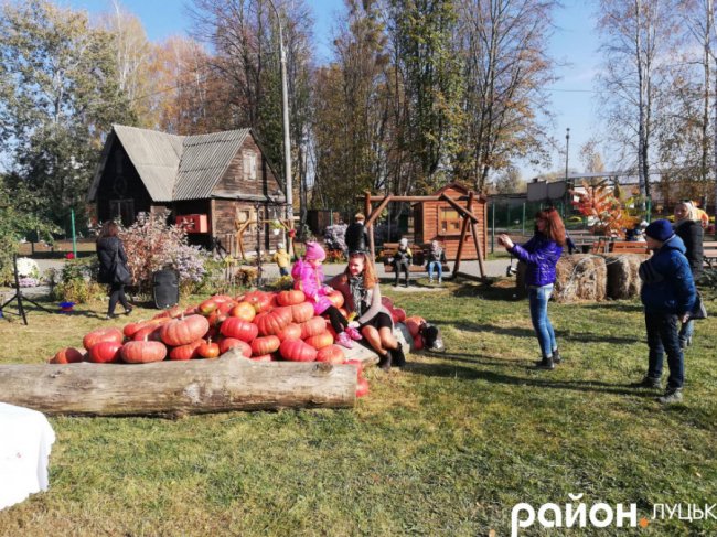 Як у луцькому звіринці відзначали Свято гарбуза. ФОТО