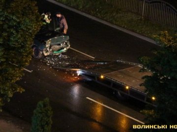 Зіткнулись три автомобілі: у Луцьку – нічна аварія. ВІДЕО